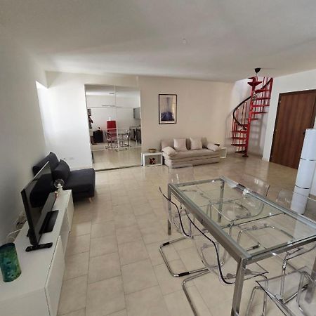 La Torretta Apartment Peschiera del Garda Ngoại thất bức ảnh